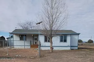 2050 W Curtis Ranch Rd, Paulden, AZ 86334 - Photo 1