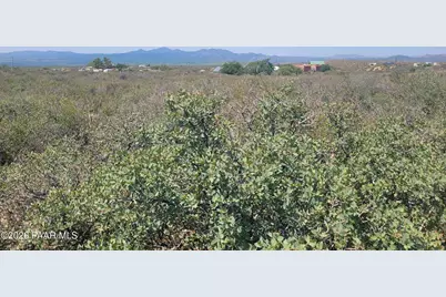 8155 W Barrington Road, Wilhoit, AZ 86332 - Photo 12