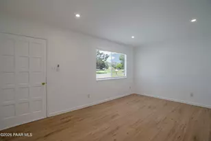 18535 S Joseph Hodge Rd, Peeples Valley, AZ 86332 - Photo 8