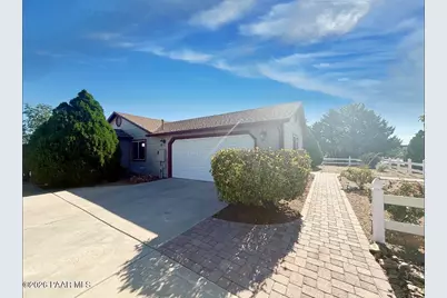 821 Village Circle, Chino Valley, AZ 86323 - Photo 1