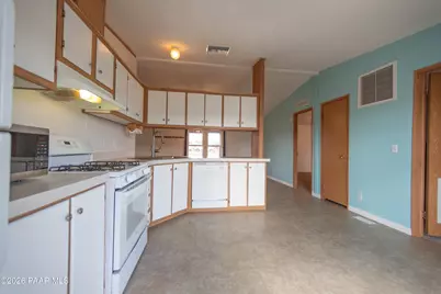 375 E Houston Road, Paulden, AZ 86334 - Photo 10