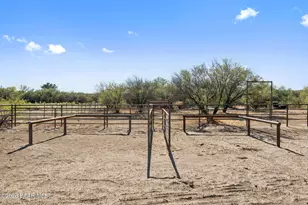 37200 S Rincon Rd, Wickenburg, AZ 85390 - Photo 24