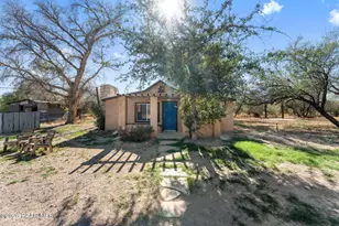 37200 S Rincon Rd, Wickenburg, AZ 85390 - Photo 1