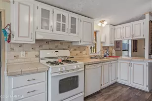 53770 N Mesa Dr, Seligman, AZ 86337 - Photo 12