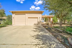 36 Wildwood Dr, Prescott, AZ 86305 - Photo 2