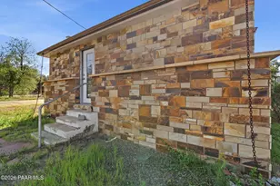 1572 Vyne St, Prescott, AZ 86305 - Photo 8