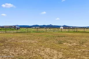 26320 N Vineyard Ln, Paulden, AZ 86334 - Photo 16