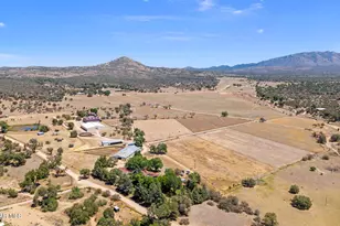 12650 W Z-3 Ranch Rd, Skull Valley, AZ 86338 - Photo 16
