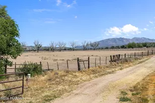 12650 W Z-3 Ranch Rd, Skull Valley, AZ 86338 - Photo 14