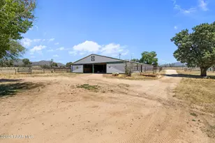 12650 W Z-3 Ranch Rd, Skull Valley, AZ 86338 - Photo 10
