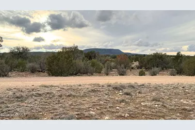 54473 N Shadow Mountain Parkway, Seligman, AZ 86337 - Photo 6