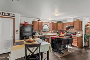 512 W Claessens Dr, Morristown, AZ 85342 - Photo 8