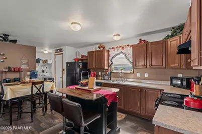 512 W Claessens Drive, Morristown, AZ 85342 - Photo 6