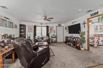 512 W Claessens Drive, Morristown, AZ 85342 - Photo 10