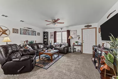 512 W Claessens Drive, Morristown, AZ 85342 - Photo 4