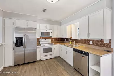 8225 E Manley Drive, Prescott Valley, AZ 86314 - Photo 10