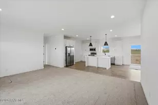 28187 N Wonder Wy, Paulden, AZ 86334 - Photo 4