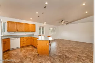976 N Latigo Ln, Dewey-Humboldt, AZ 86327 - Photo 6