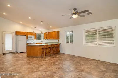 976 N Latigo Lane, Dewey-Humboldt, AZ 86327 - Photo 4