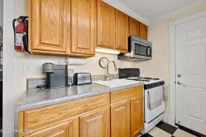 240 N Pleasant Street, Prescott, AZ 86301 - Photo 8