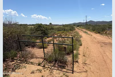 100 N Montana Vly Road, Dewey-Humboldt, AZ 86327 - Photo 8