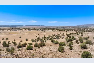 1555 E Great Place, Paulden, AZ 86334 - Photo 10