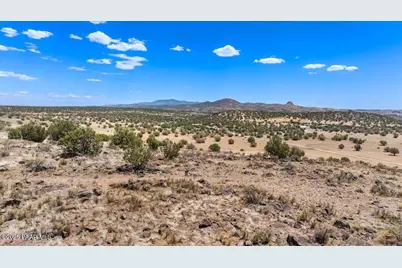 1555 E Great Place, Paulden, AZ 86334 - Photo 12