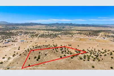 1555 E Great Place, Paulden, AZ 86334 - Photo 2
