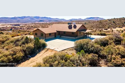 18700 S Aggie Hodge Road, Peeples Valley, AZ 86332 - Photo 2