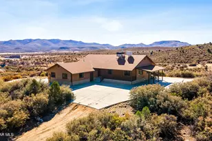18700 S Aggie Hodge Rd, Peeples Valley, AZ 86332 - Photo 2