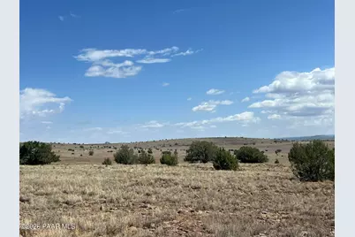 97 SE Off Of Falcon Flight, Ash Fork, AZ 86320 - Photo 2
