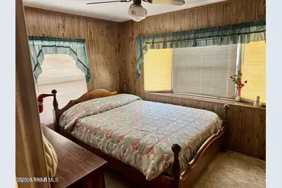 18233 S John Fry Avenue, Peeples Valley, AZ 86332 - Photo 2