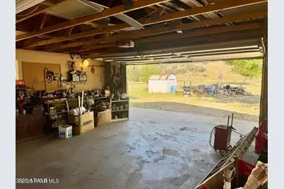 18233 S John Fry Avenue, Peeples Valley, AZ 86332 - Photo 22