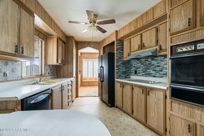 10470 E Manzanita Trail, Dewey-Humboldt, AZ 86327 - Photo 8