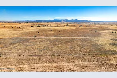 3336 W Limestone Drive, Paulden, AZ 86334 - Photo 2