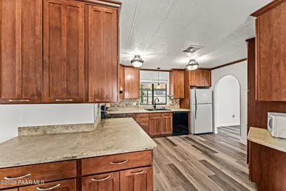 2069 W Smoketree Drive, Wickenburg, AZ 85390 - Photo 6