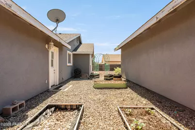 9321 E Manzanita Circle, Prescott Valley, AZ 86314 - Photo 32
