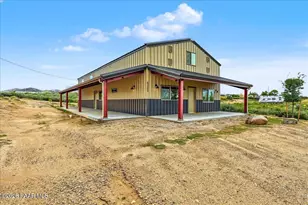 8285 W Abbey (Barndominium) Ln, Wilhoit, AZ 86332 - Photo 2