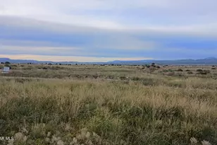 3462 W Limestone Dr, Paulden, AZ 86334 - Photo 1