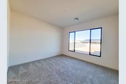 5762 E Richmond Road, Prescott Valley, AZ 86314 - Photo 10