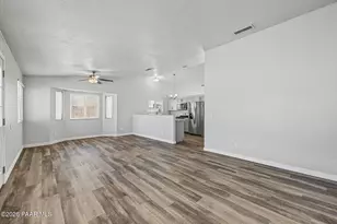 1956 W Chardonnay Dr, Tucson, AZ 85746 - Photo 10