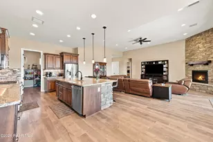 10433 N Spanish Oak Dr, Prescott Valley, AZ 86315 - Photo 12