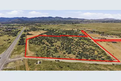 12 E Leona Lane, Dewey-Humboldt, AZ 86327 - Photo 1
