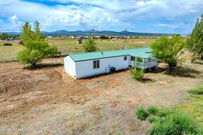 24771 N Big Springs Ranch Road, Paulden, AZ 86334 - Photo 1