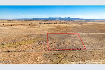 3252 W Limestone Drive, Paulden, AZ 86334 - Photo 1