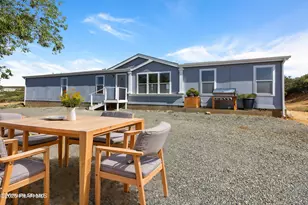 555 N Old Coach Trail, Dewey-Humboldt, AZ 86327 - Photo 1