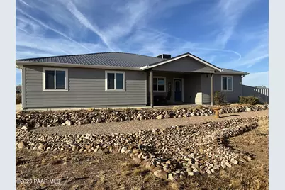 985 N Grandview, Paulden, AZ 86334 - Photo 1