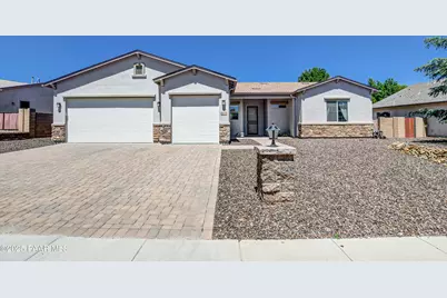 8306 N View Crest, Prescott Valley, AZ 86315 - Photo 1