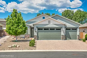 932 N Gomez St, Dewey-Humboldt, AZ 86327 - Photo 1