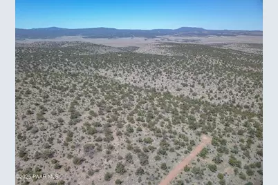 193 W Everwood Trail, Seligman, AZ 86337 - Photo 1